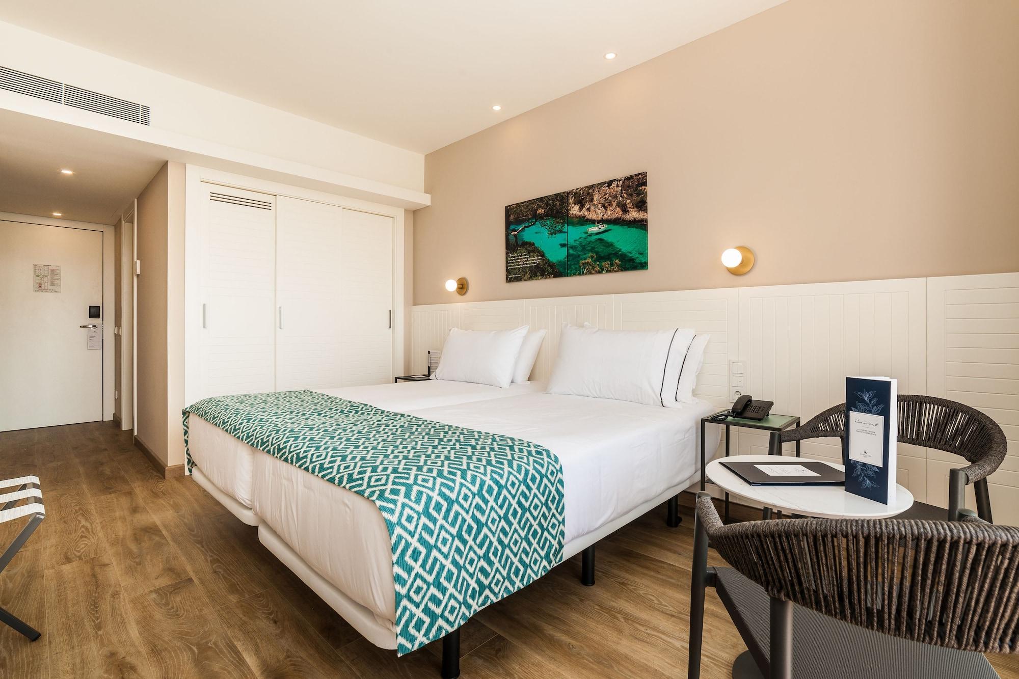Eurostars Marivent Hotel Palma de Maiorca Exterior foto Room at the hotel