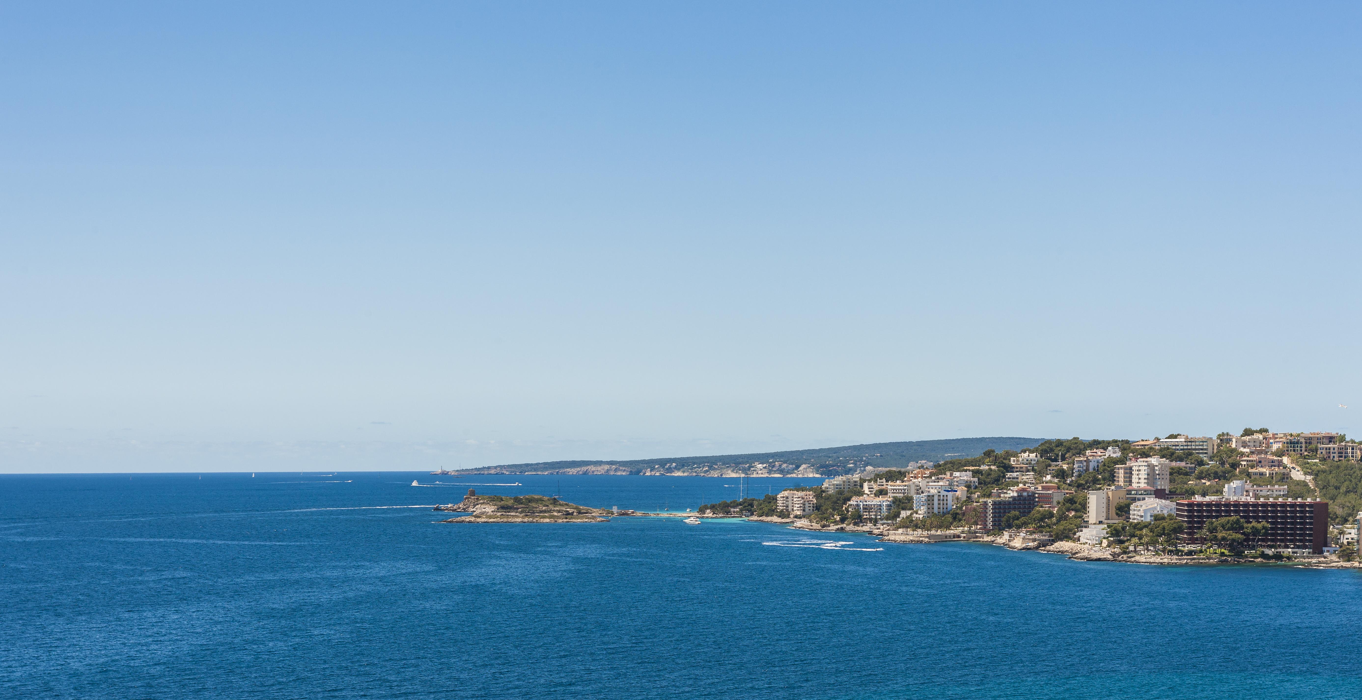 Eurostars Marivent Hotel Palma de Maiorca Exterior foto The town of Portals Nous, in the Mediterranean Sea.