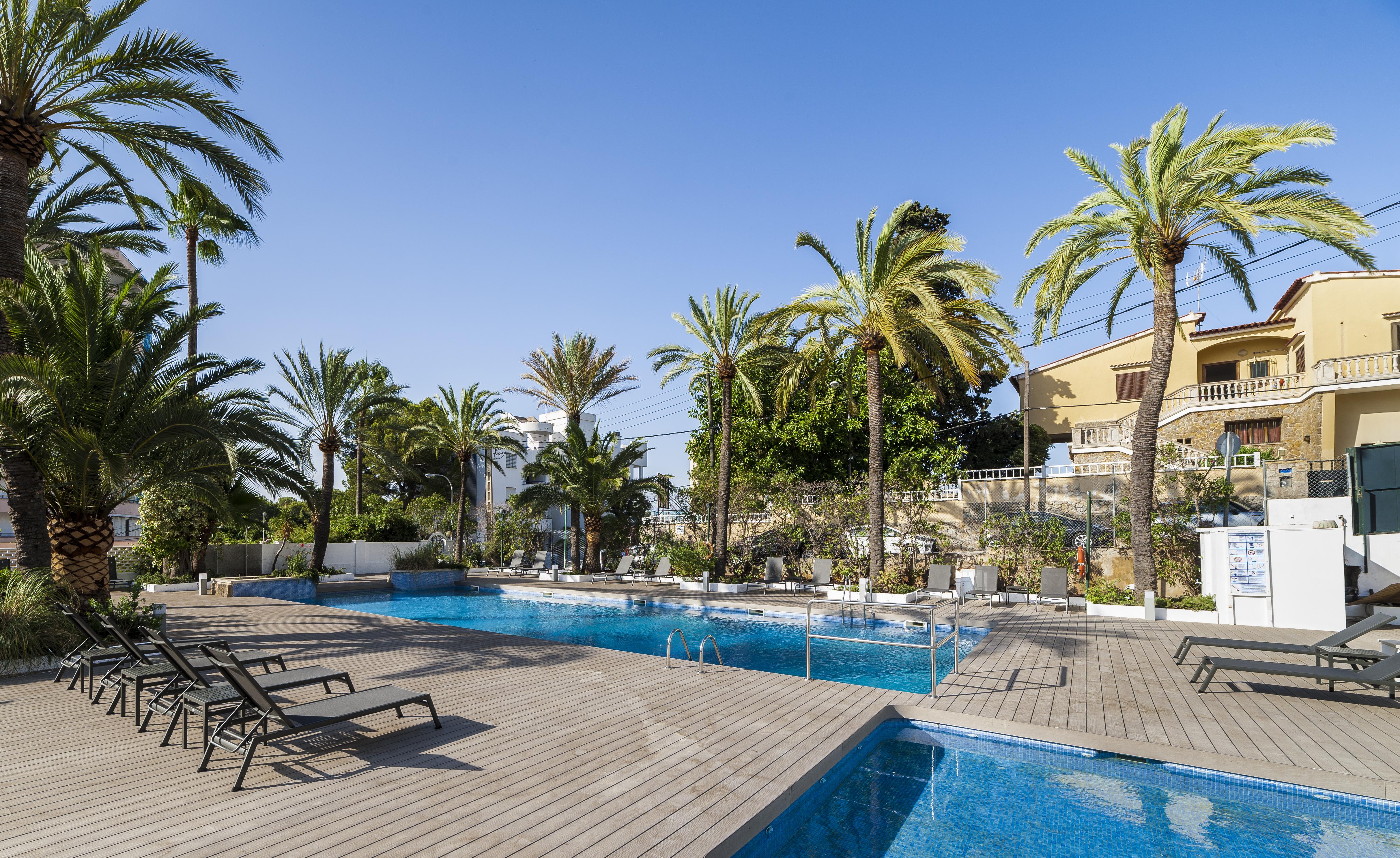 Eurostars Marivent Hotel Palma de Maiorca Exterior foto The swimming pool of the hotel