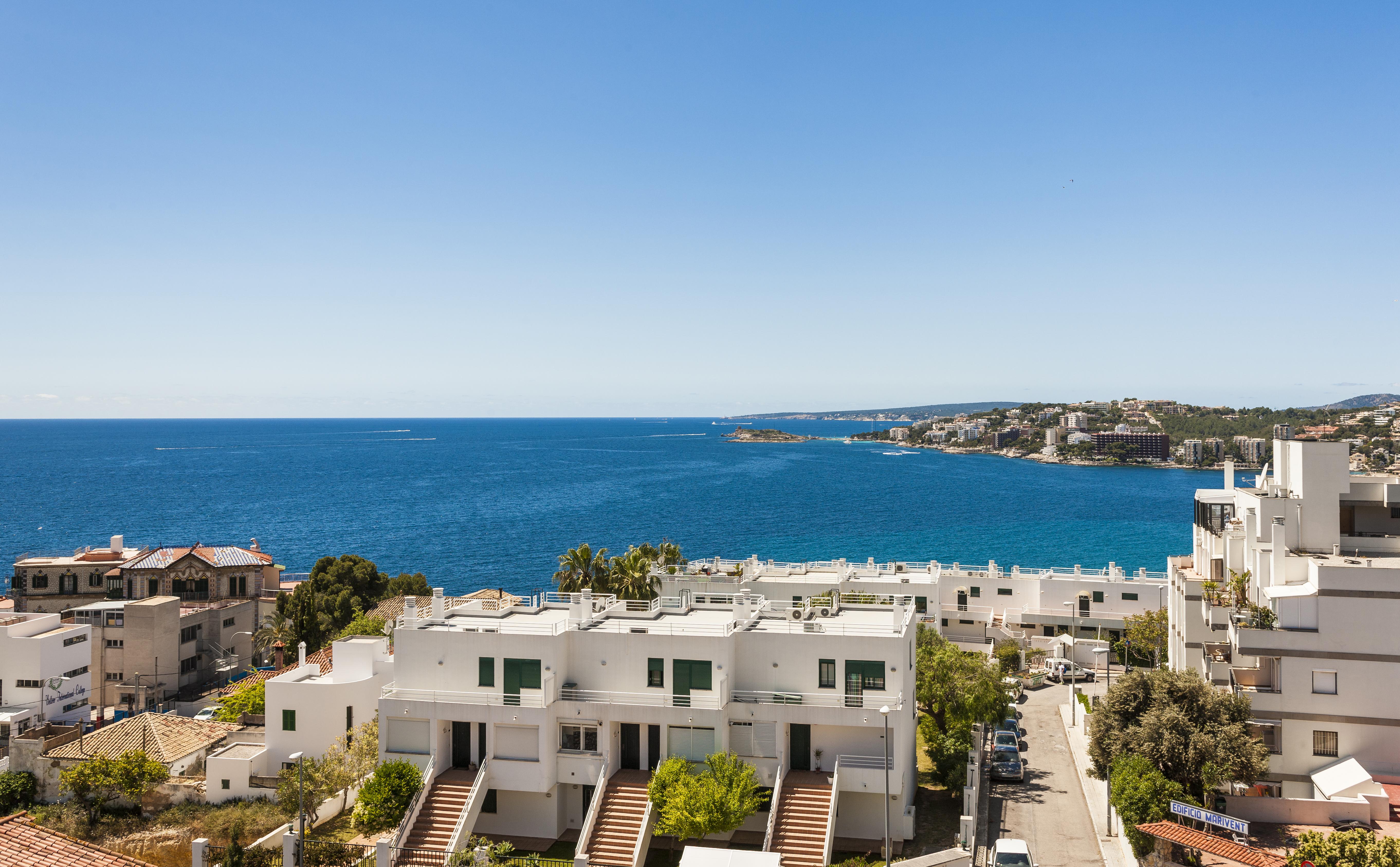Eurostars Marivent Hotel Palma de Maiorca Exterior foto A view of the sea from the balcony of a house in Portals Nous