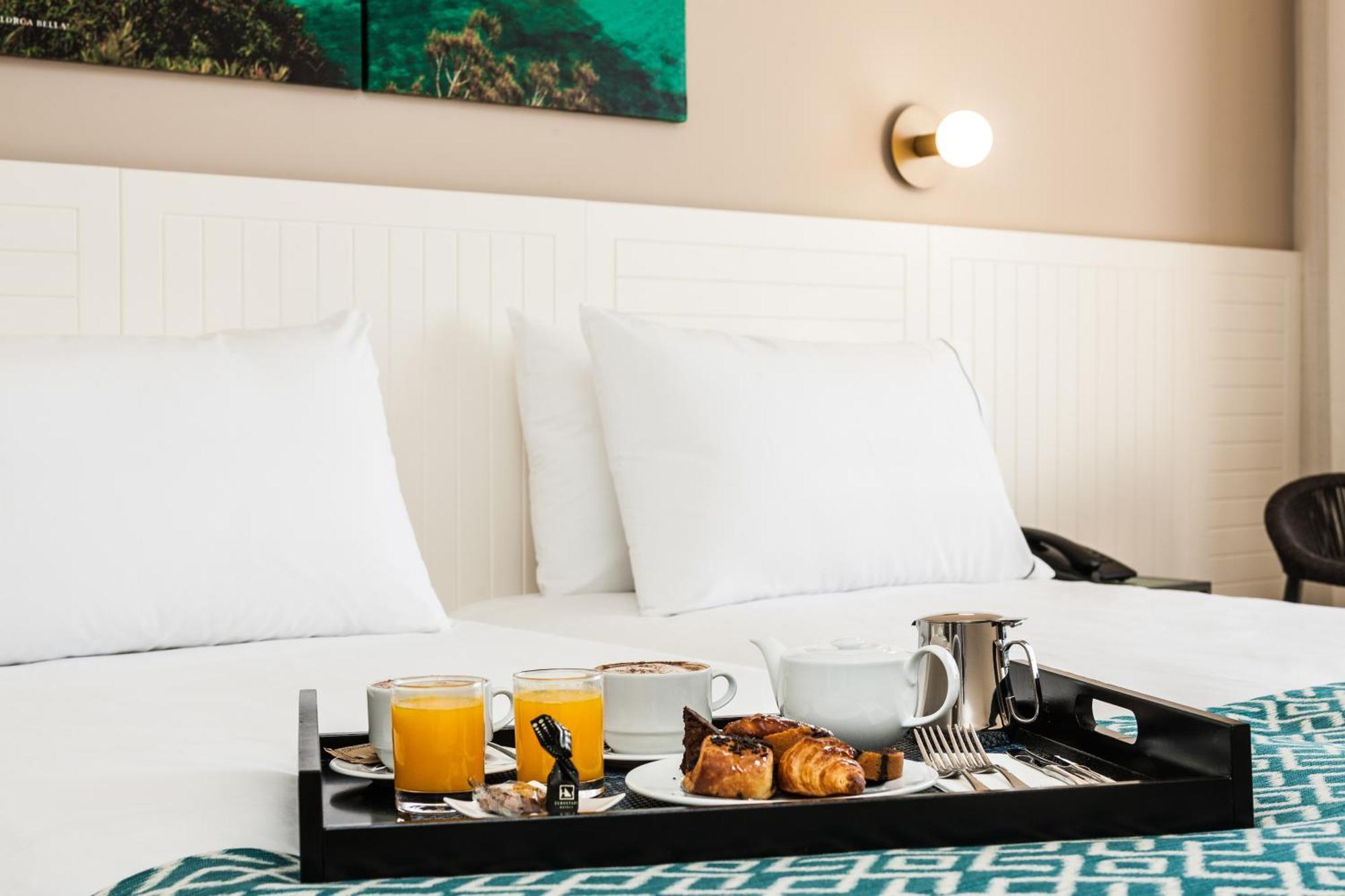 Eurostars Marivent Hotel Palma de Maiorca Exterior foto Breakfast in room